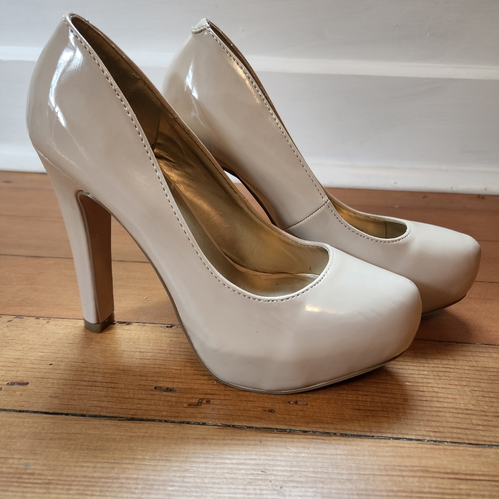Guess VOXXI Light Natural Platform High EUC Size:6 1/2